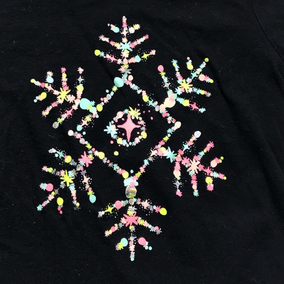 •Cat & Jack• snowflake graphic tee - Picture 2 of 4